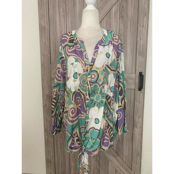 Harve Benard Tops - Harve Benard floral button front top 3X